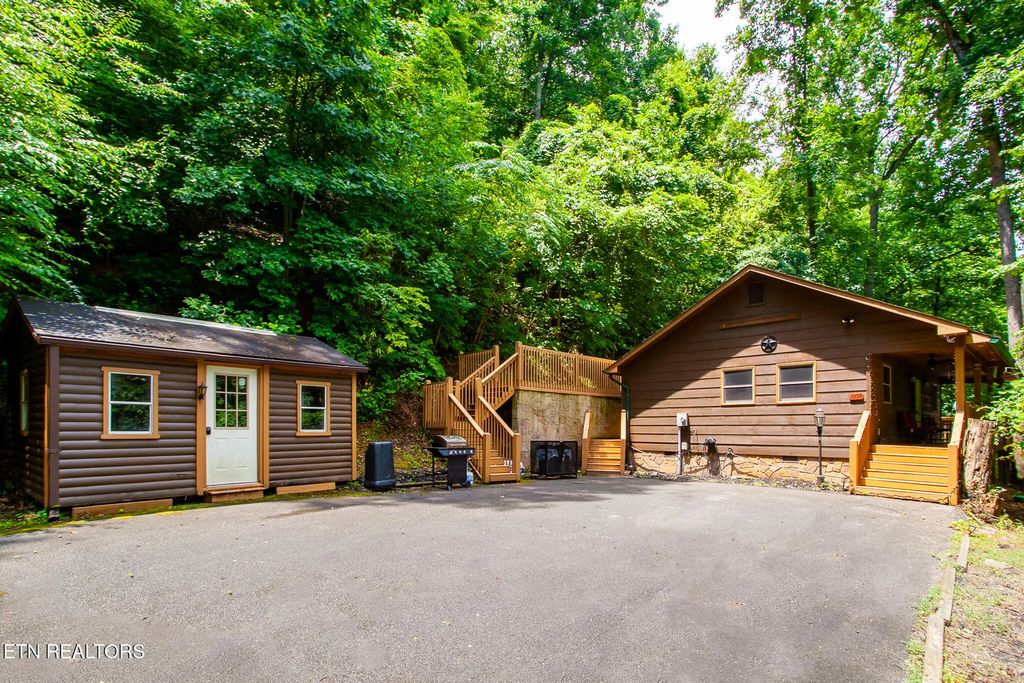 3770 Ravens Den Way, Pigeon Forge