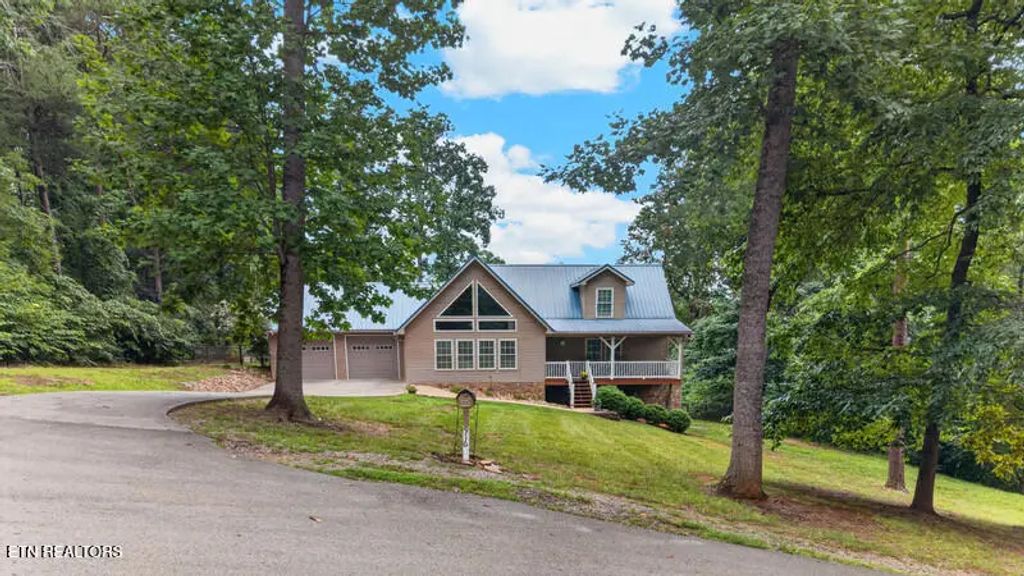 916 Redbud Dr, Dandridge