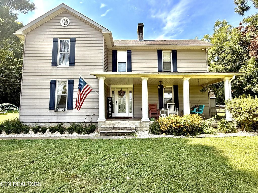 3144 W Old A J Hwy, Strawberry Plains
