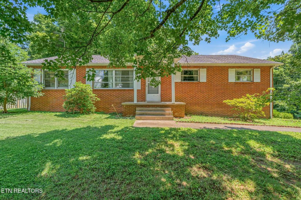 1812 E Governor John Sevier Hwy, Knoxville