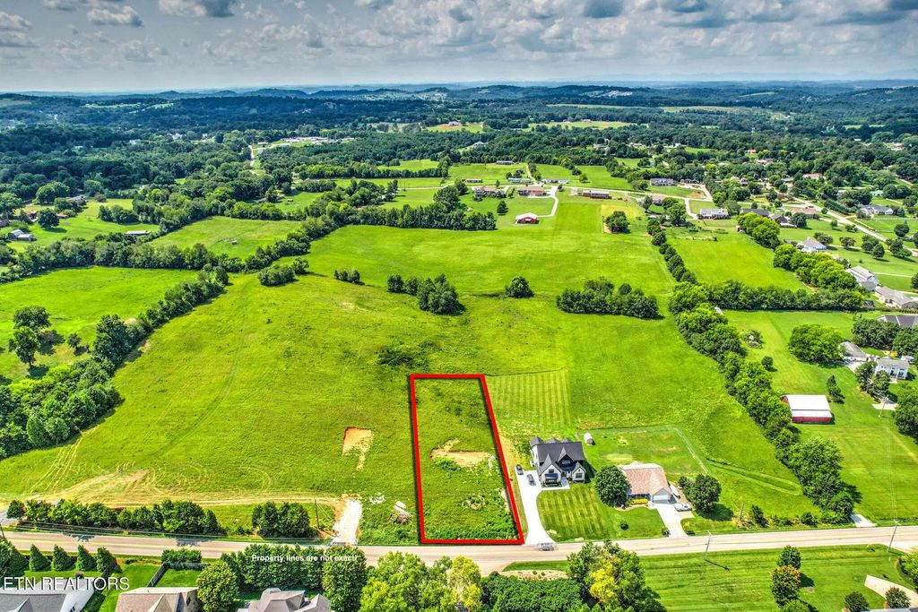 527 Old Glory Rd, Maryville