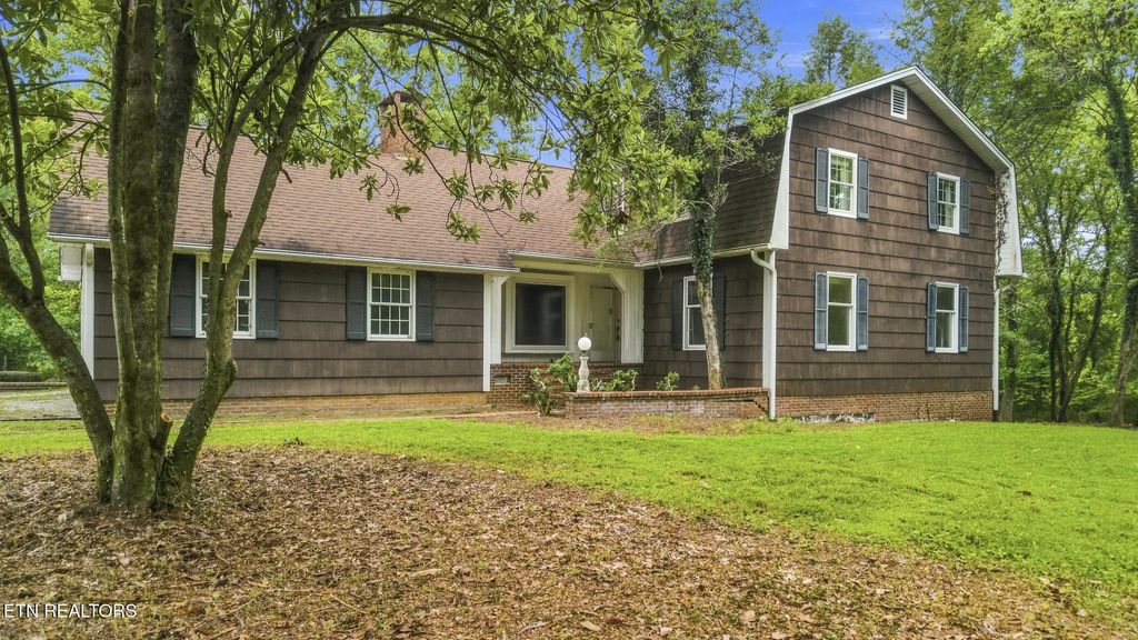 174 Irwin Lane, Clinton