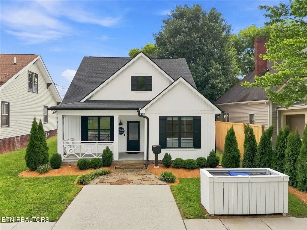 944 Irwin St, Knoxville