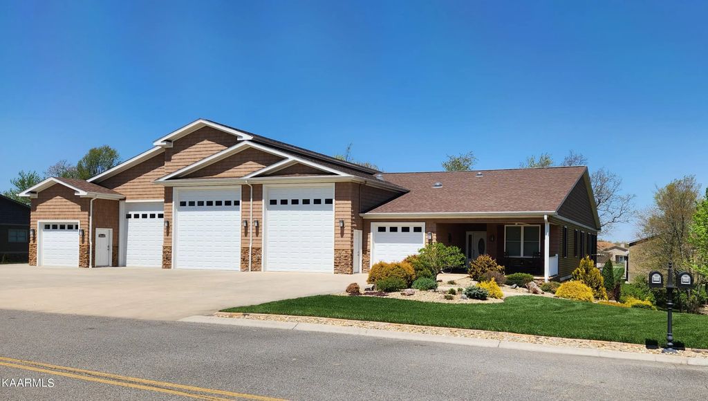 14 Red Oak Drive, Crossville