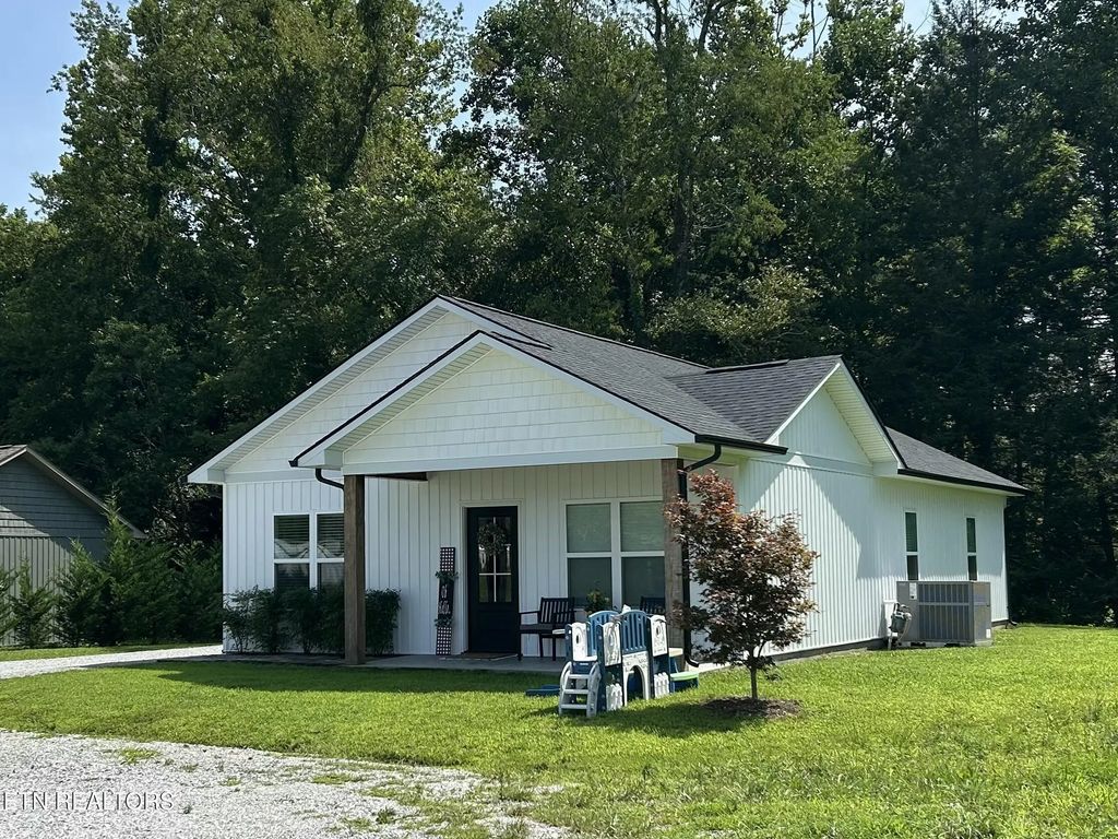 254 Hemlock Springs Drive, Helenwood