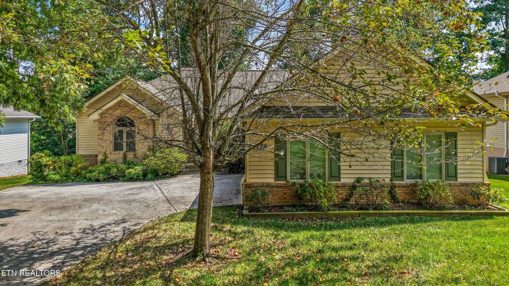 158 Kawga Way, Loudon