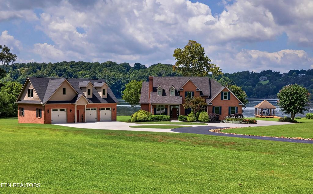4262 Lake Meadow Way, Louisville