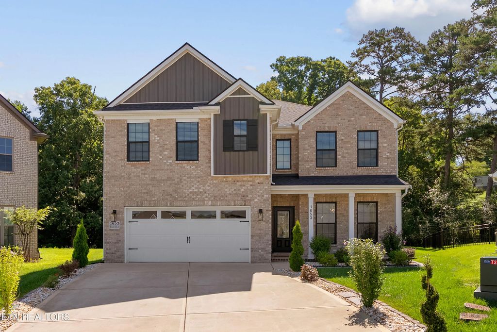 1653 Sugar Cane Lane, Knoxville