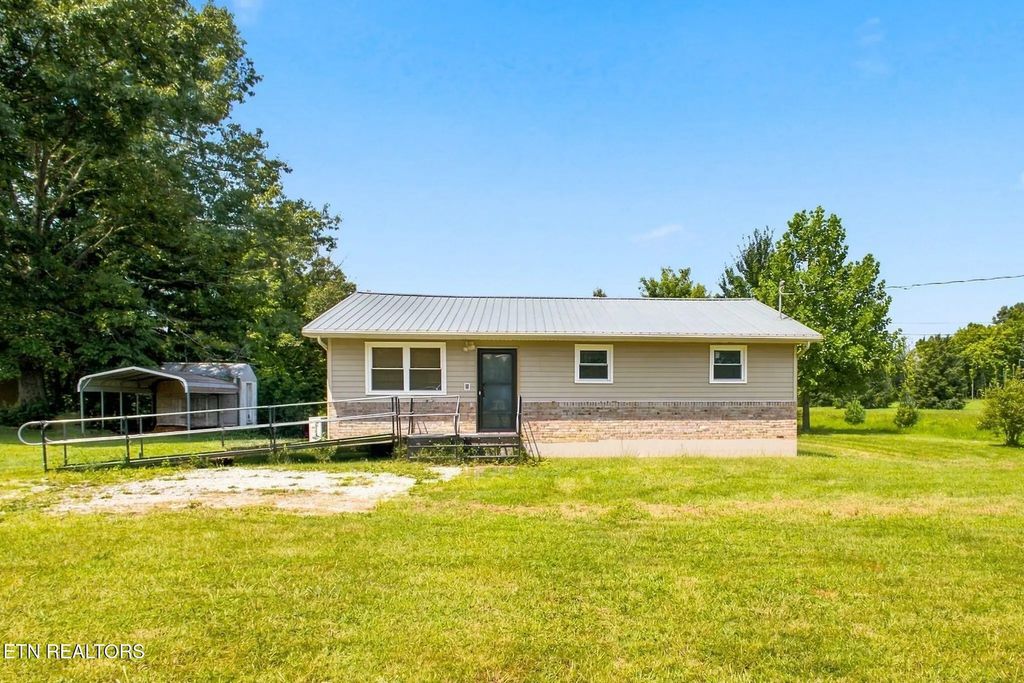 11941 N Highway 127, Crossville