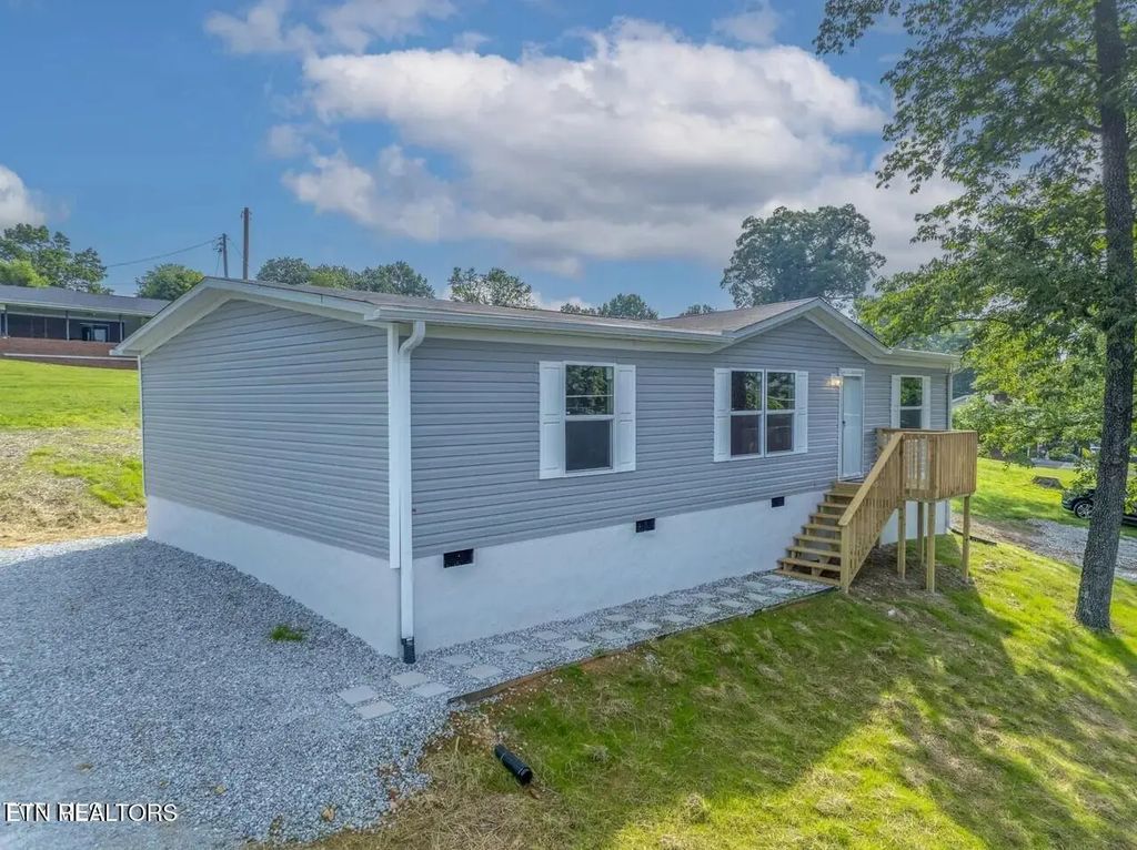1826 Loop Rd, LaFollette