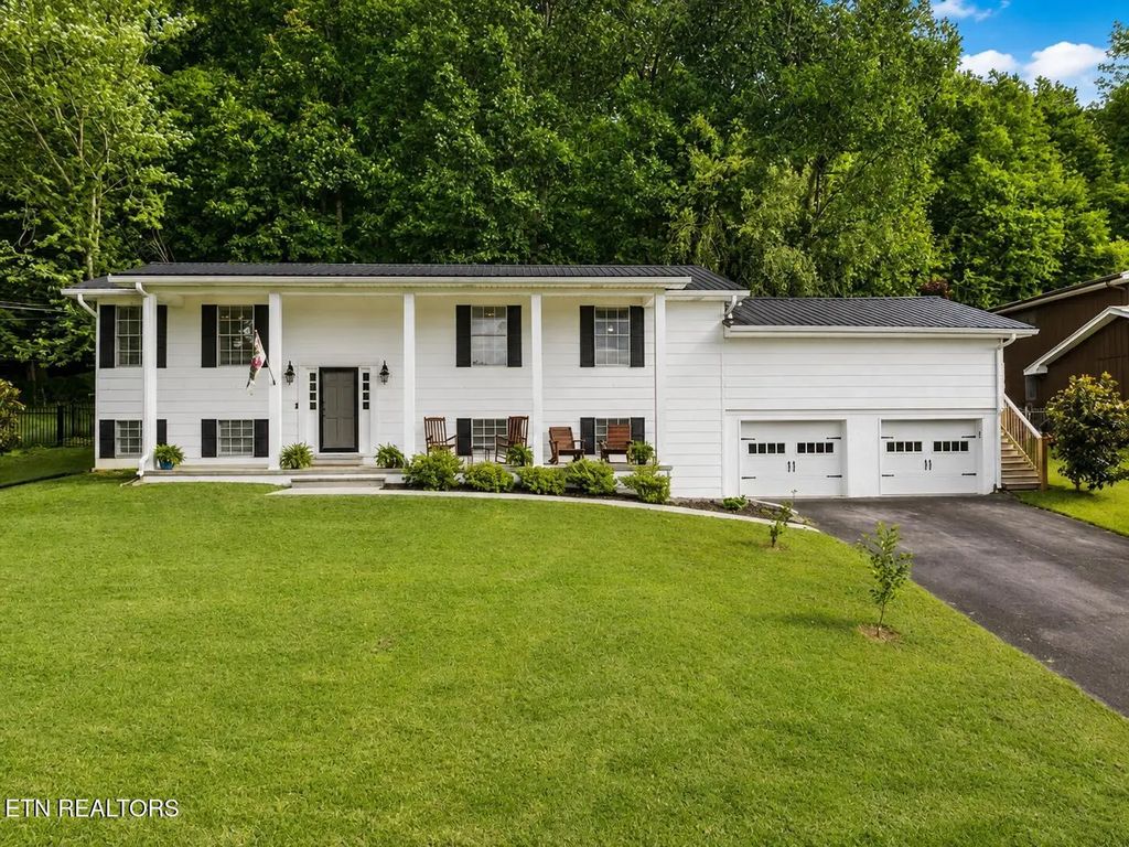 3744 Hilldale Drive, Cleveland