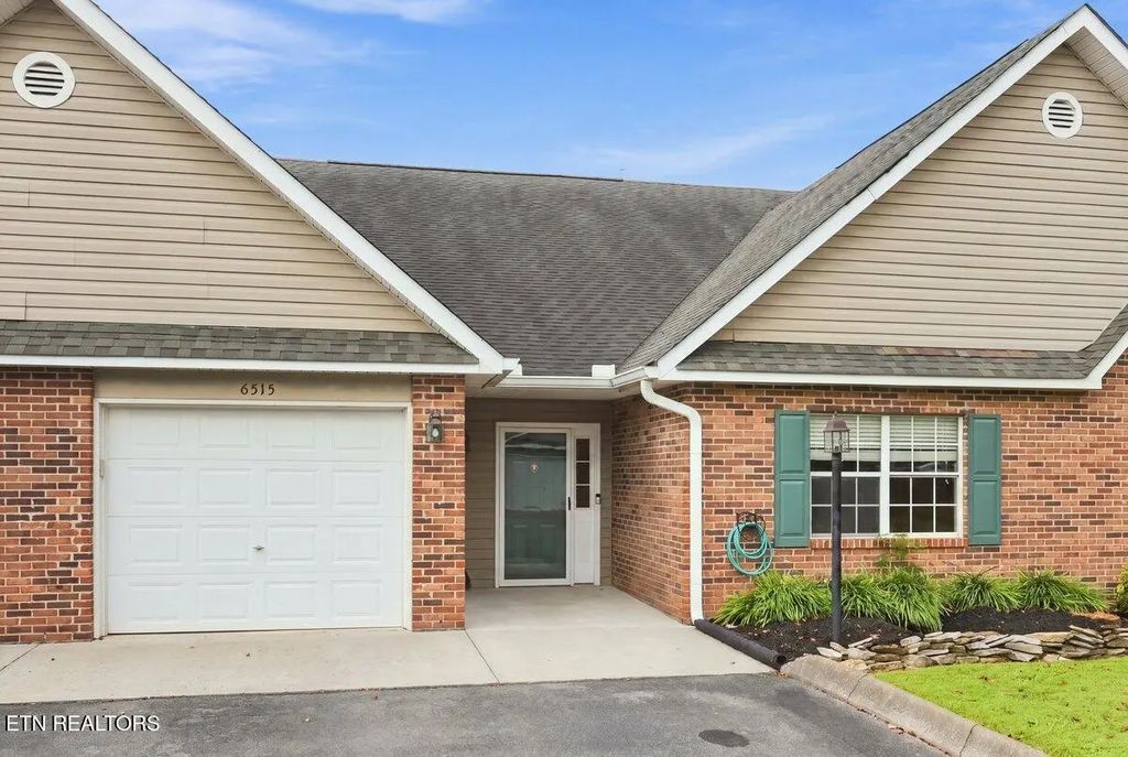 6515 Hickory Valley Way, Knoxville
