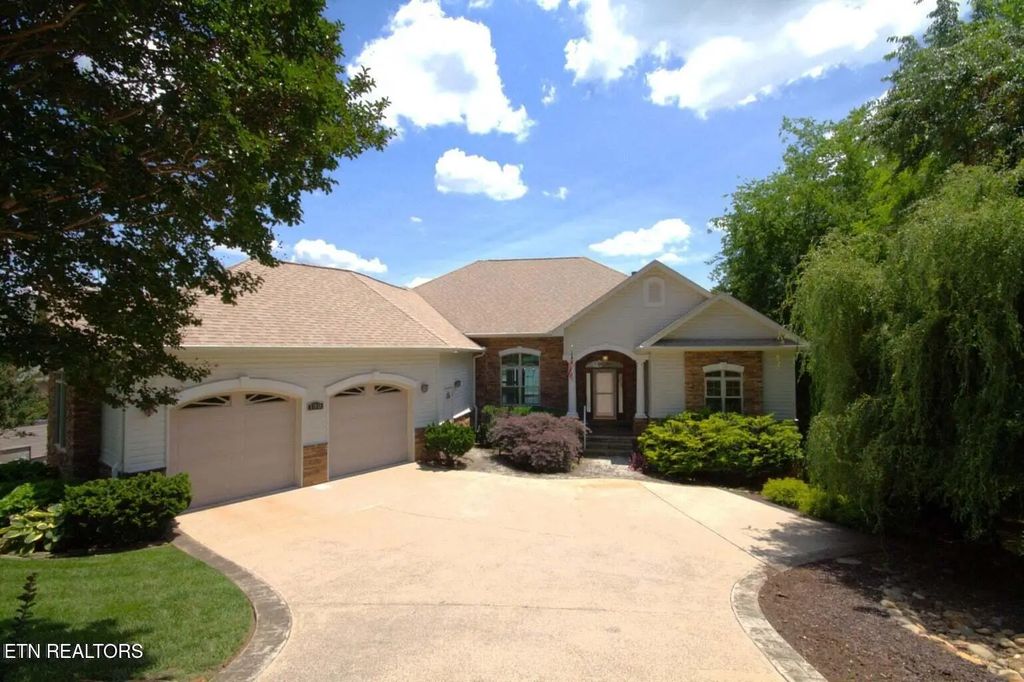 130 Lake Vista Drive, Greenback
