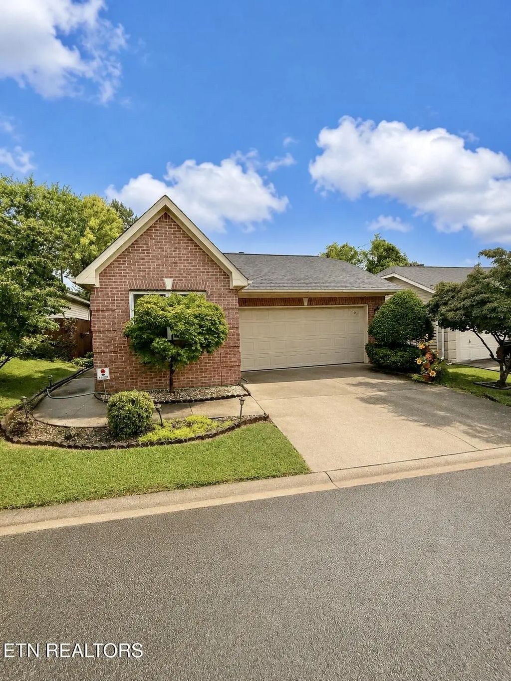 1623 Chenoweth Circle, Knoxville