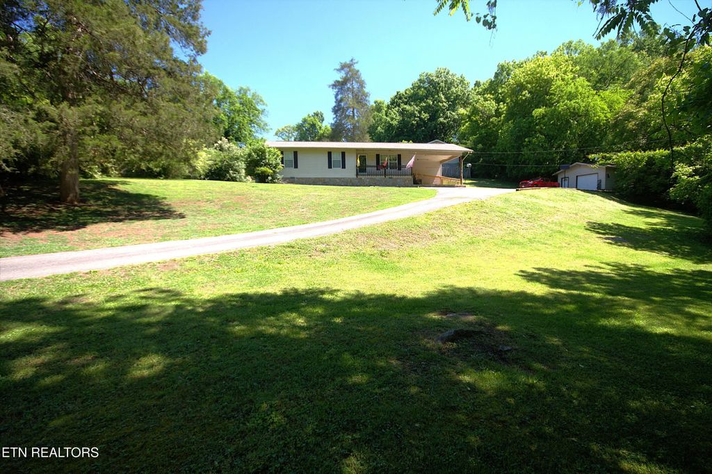 724 Lower Quarry Rd, Newport