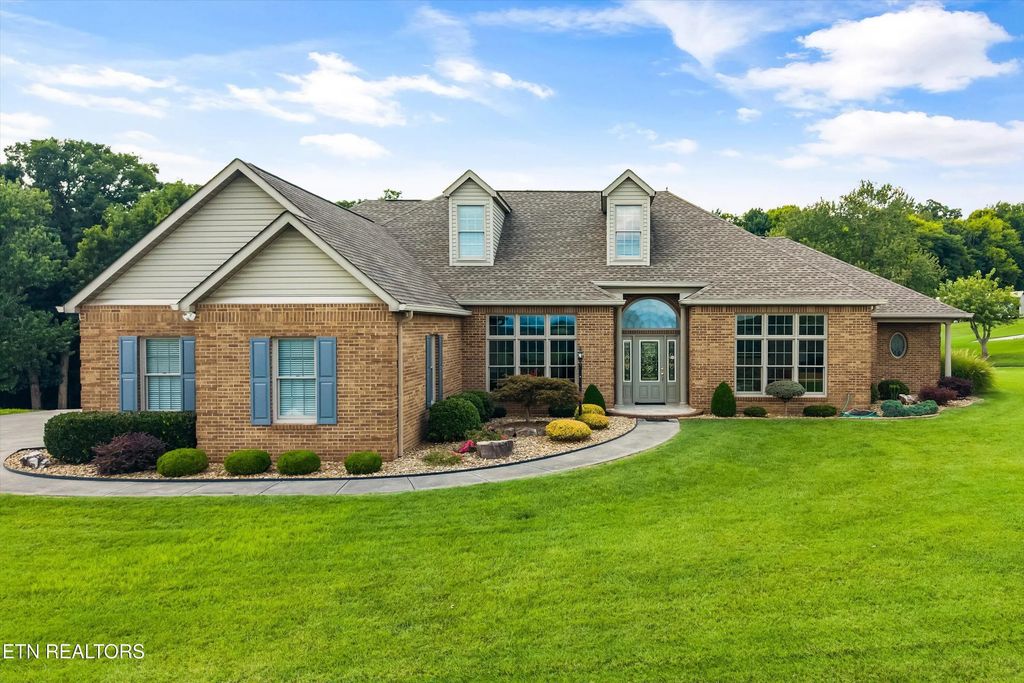 1045 Clendenen Rd, Maryville