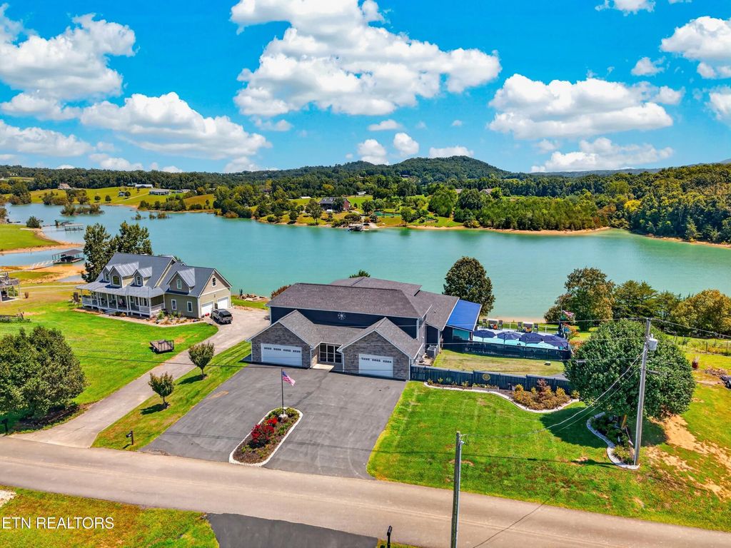 1964 Harbor Hills Drive, Dandridge