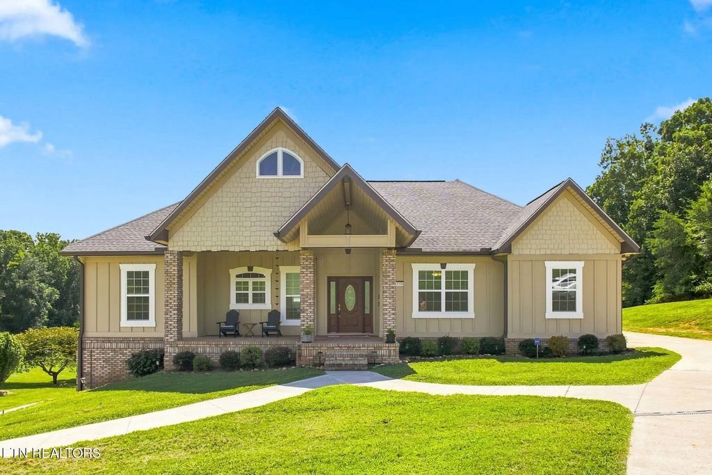 4758 Driftwood Lane, Louisville