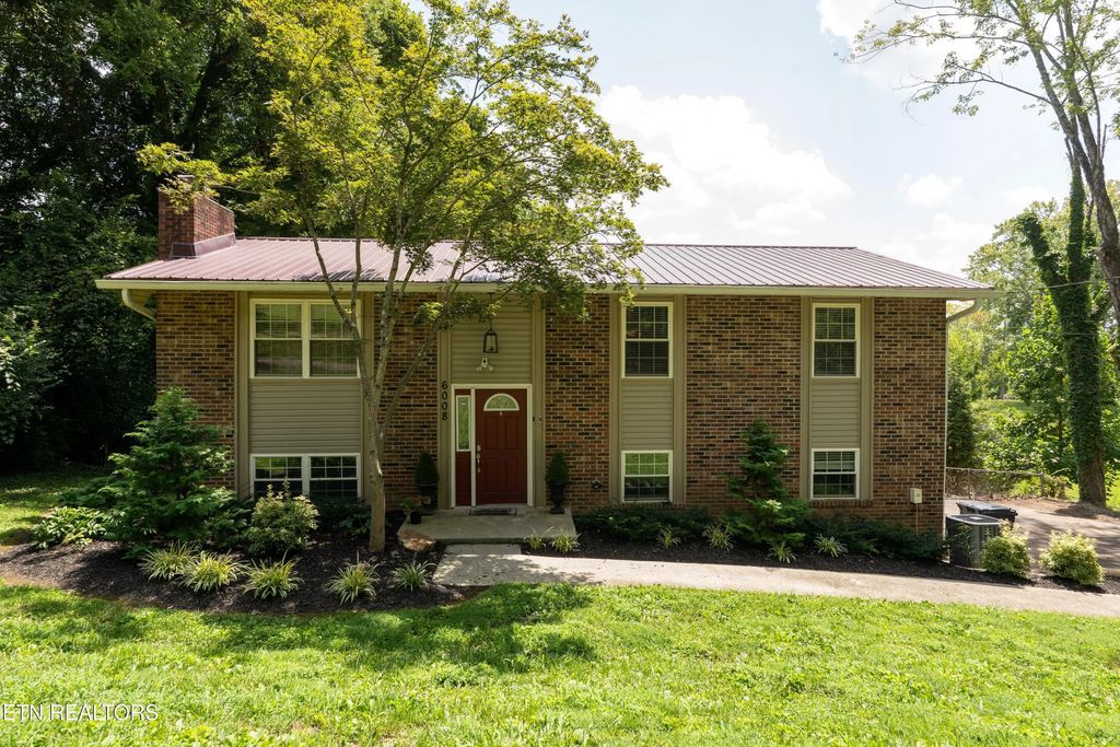 6008 Ridgewood Rd, Knoxville
