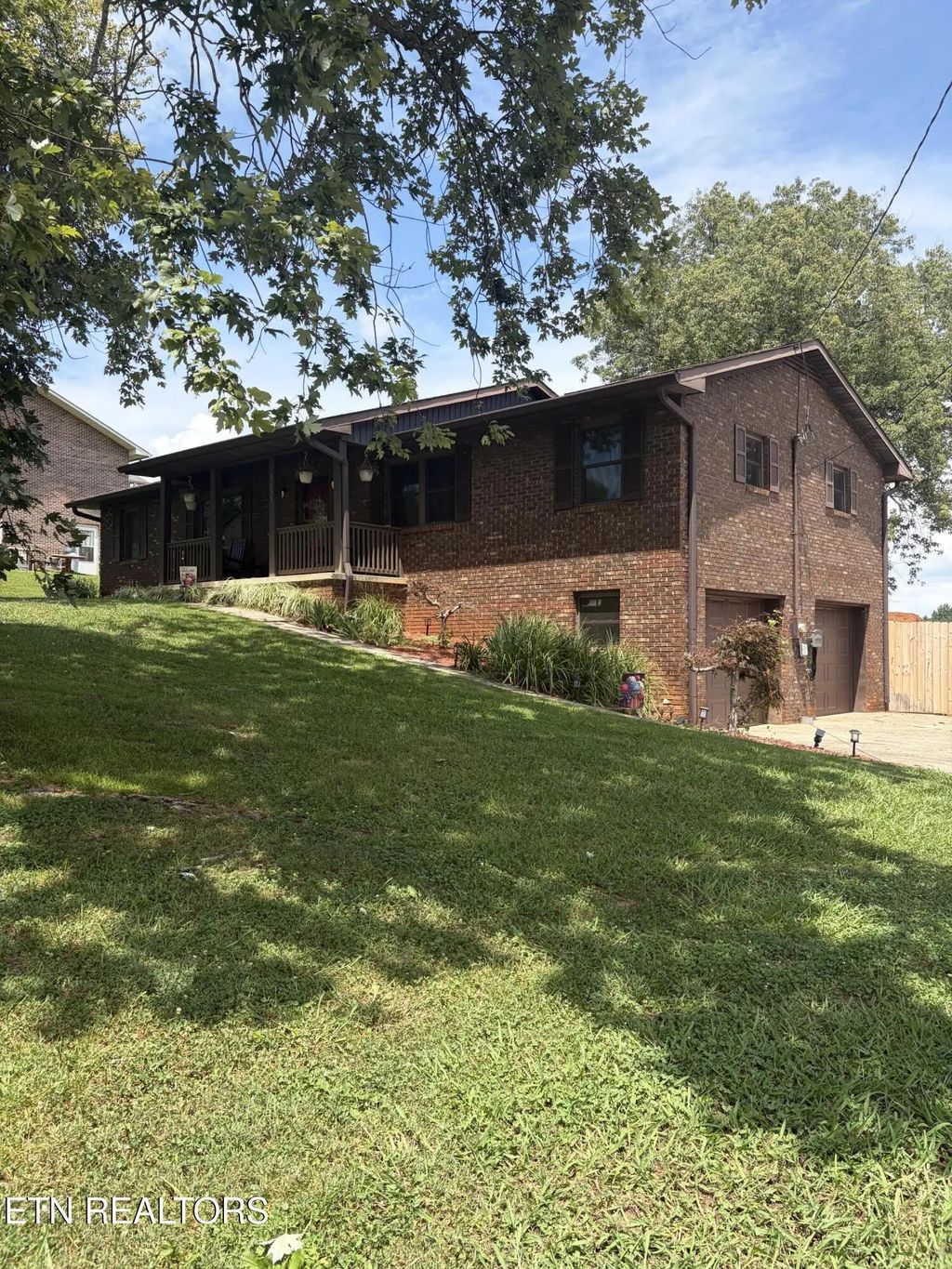 3635 Lakeside Drive, Louisville