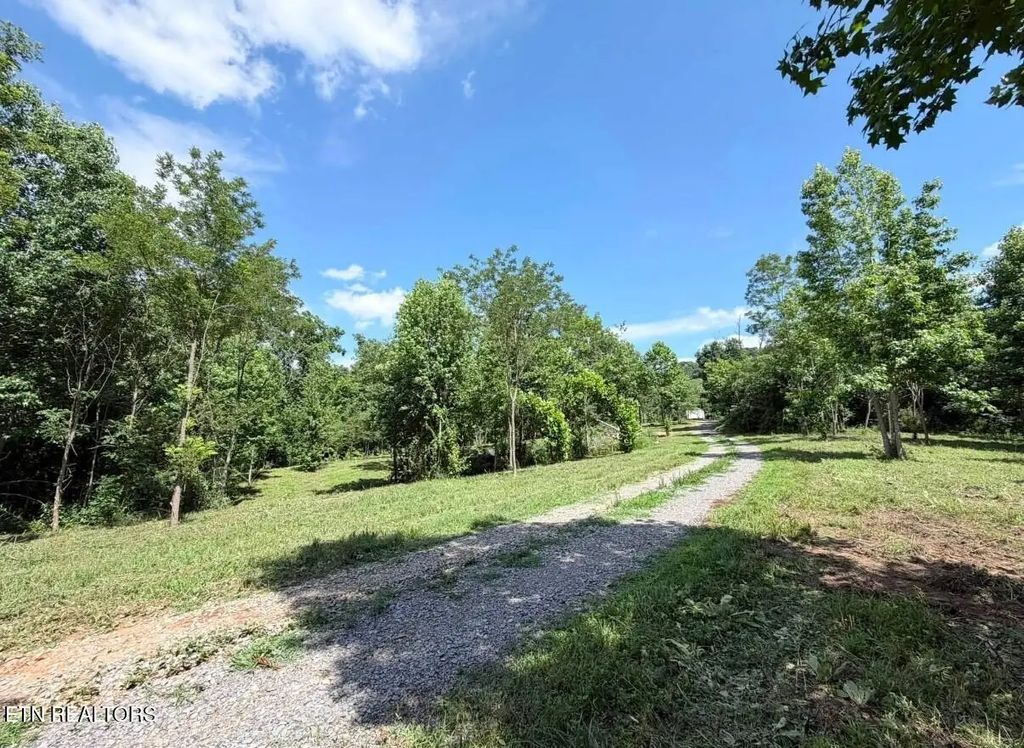 228 Sands Rd, Sweetwater