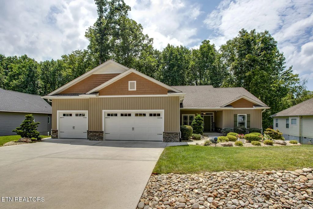 123 Kawga Way, Loudon