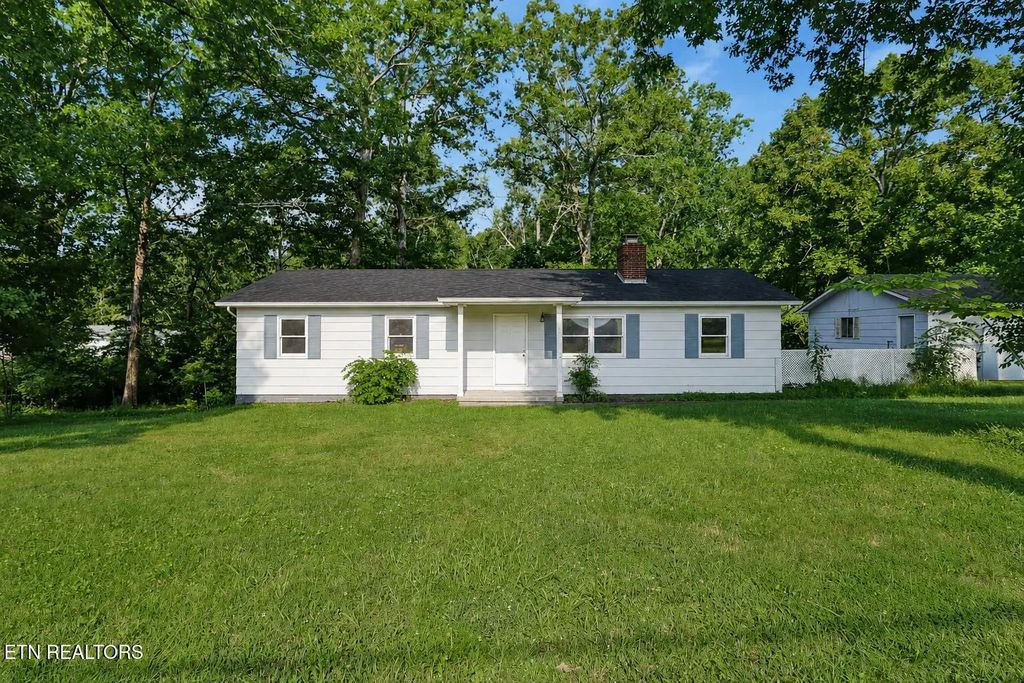 682 Dunbar Rd, Crossville