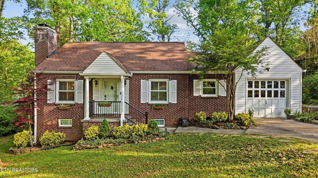 2013 Woodson Drive, Knoxville