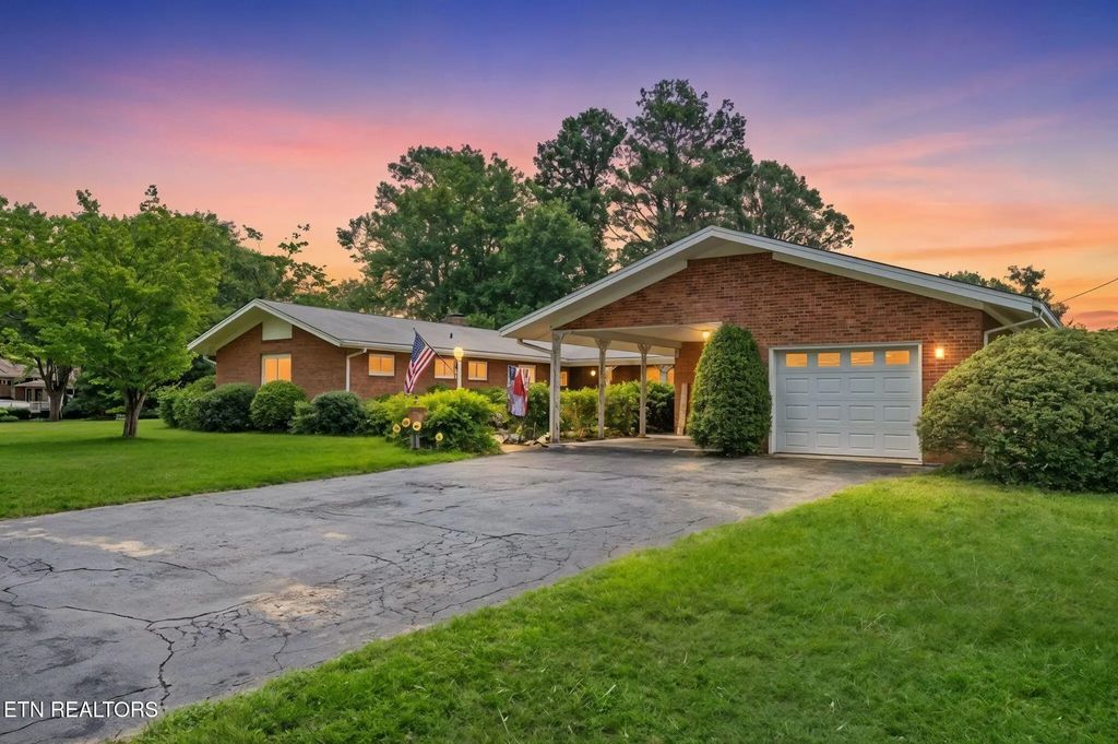 153 Sherwood Ave, Calhoun