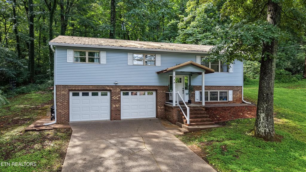 710 Greenwood Drive, Maryville