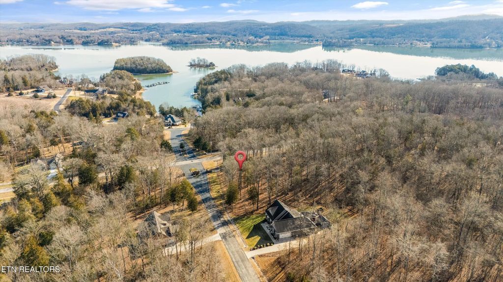 378 Walking Horse Tr, Rockwood