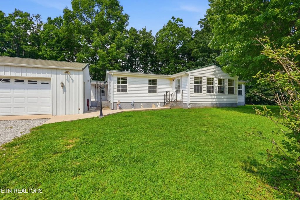 1031 Laurelwood Drive, Jamestown