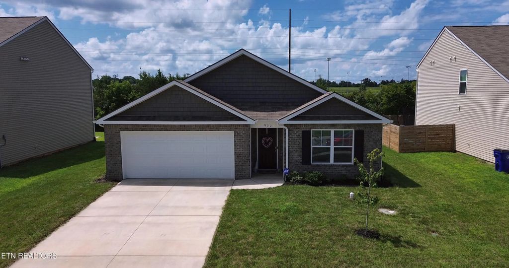 932 Blue Jay Way, Morristown