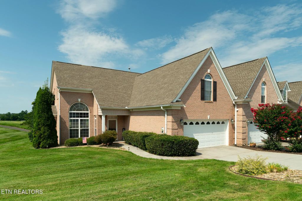 1109 Creekside Village Way, Seymour