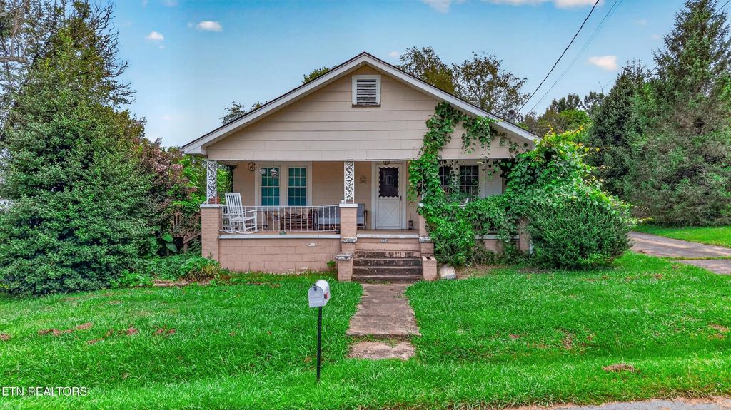 126 Jefferson St, Erwin