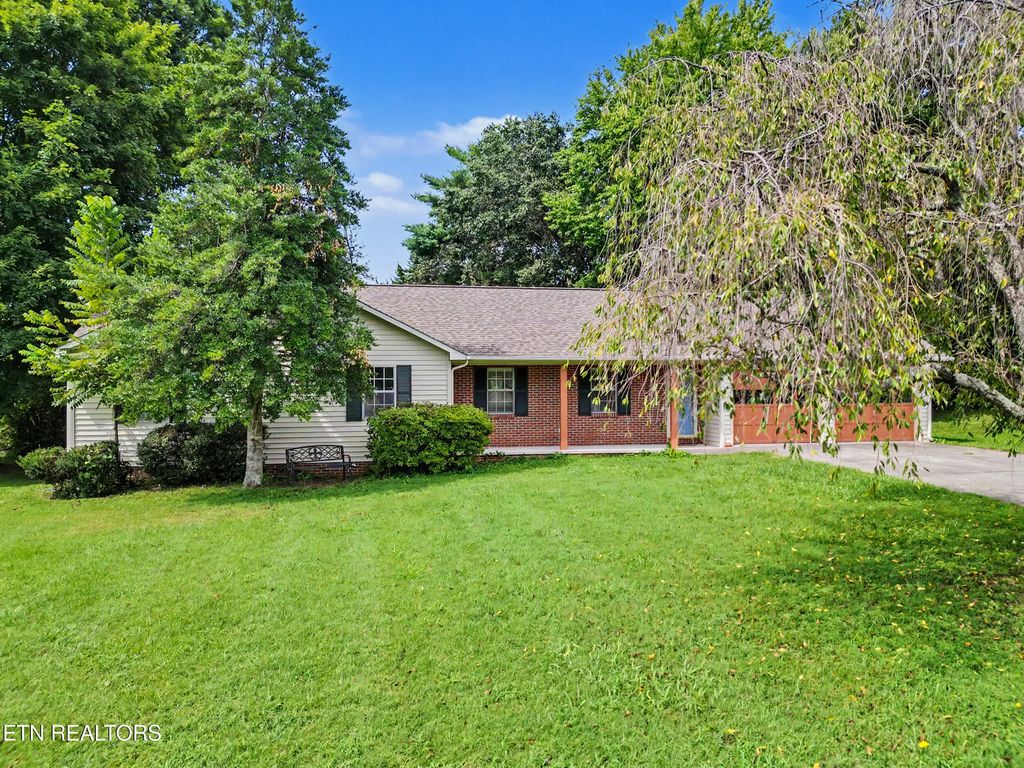 105 Stonecrest Court, Maryville