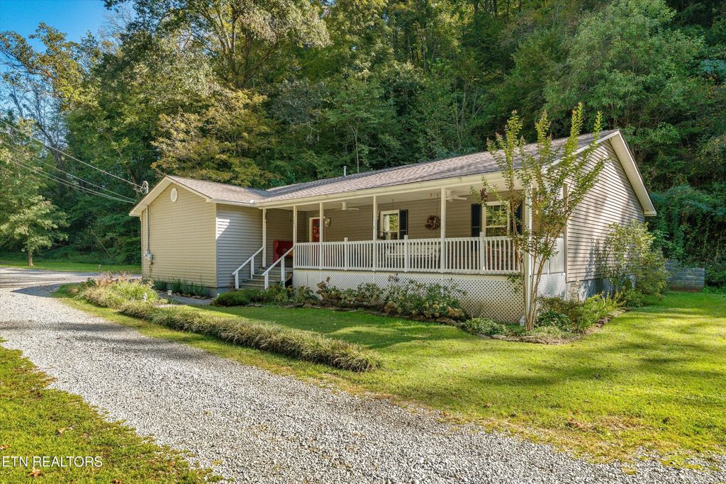 1697 Munsey Hatcher Rd, Seymour
