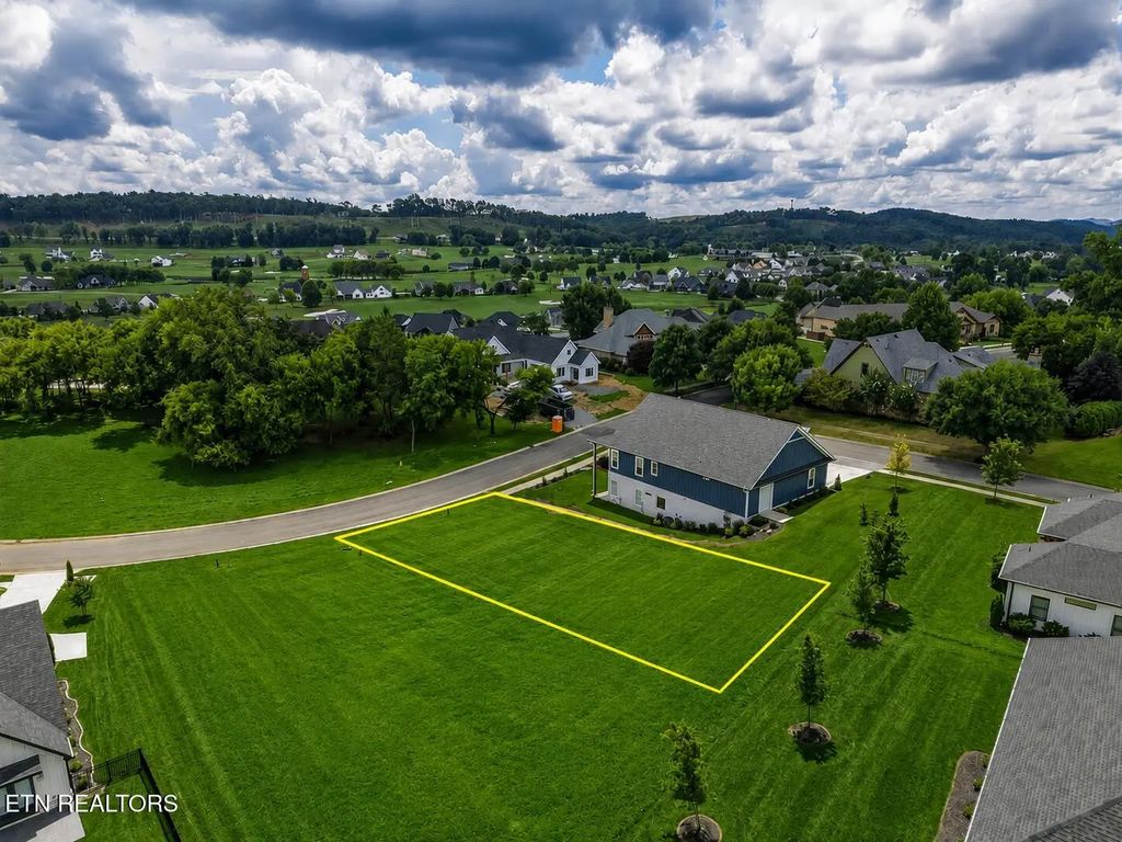 1000 Eagle Point Drive, Loudon
