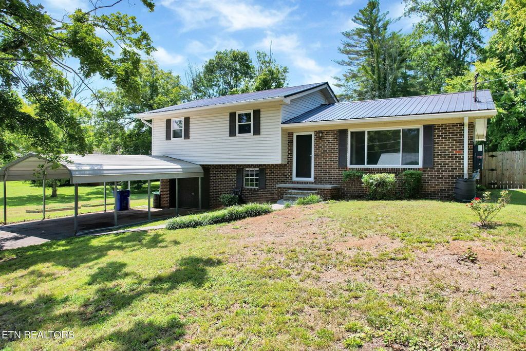 3010 W Lake Drive, Cleveland