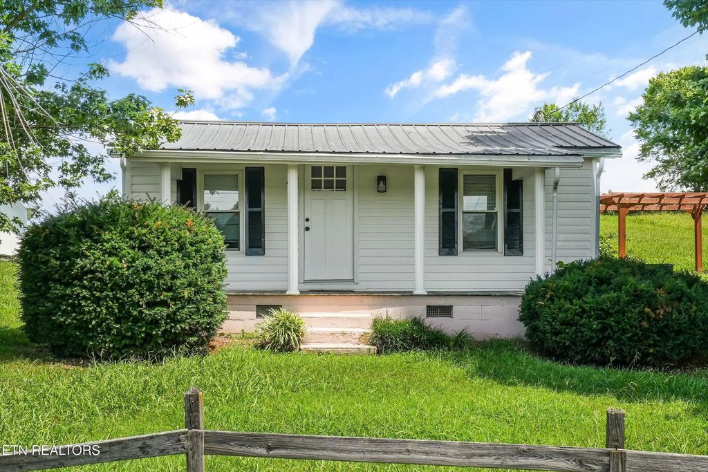 121 Green Rd, Philadelphia