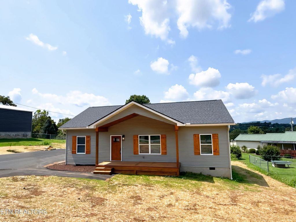 460 Glade Springs Rd, LaFollette
