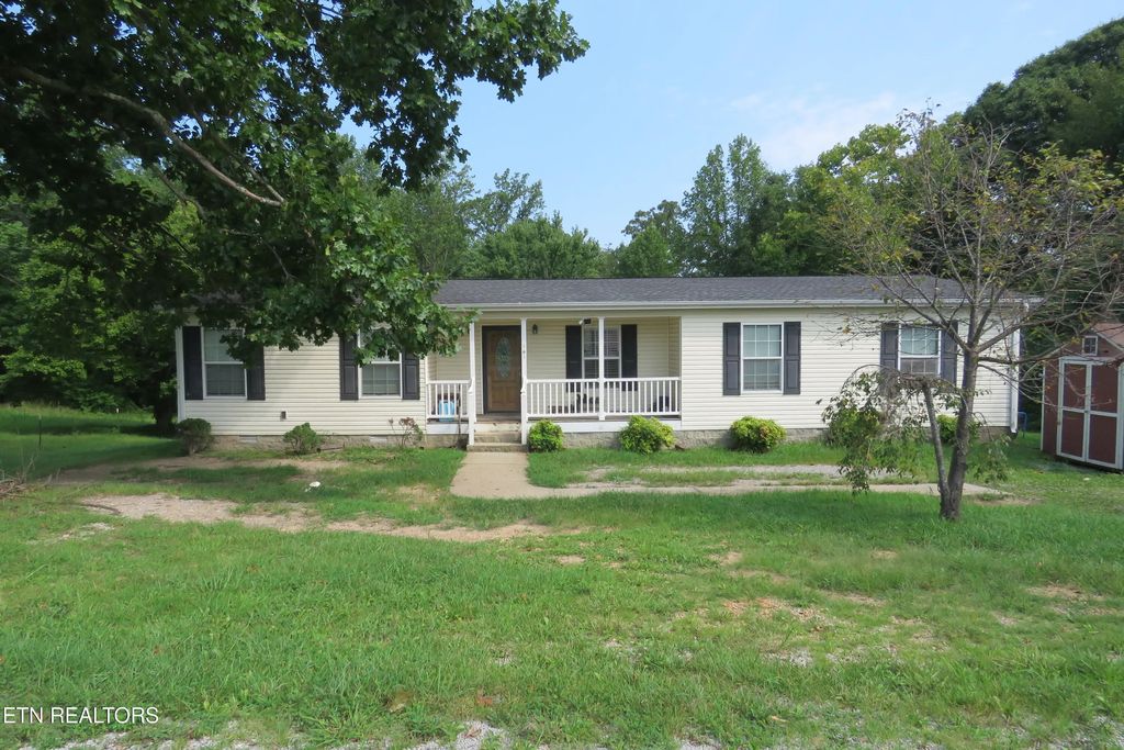 767 Moore Rd, Cookeville