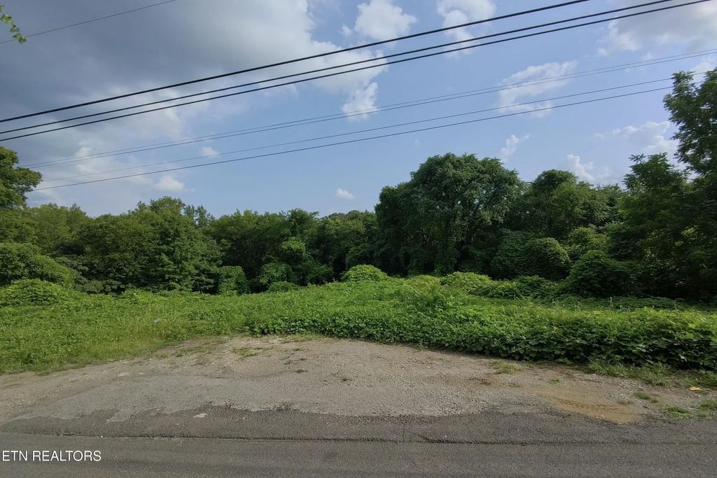 805 Beaman Lake Rd, Knoxville