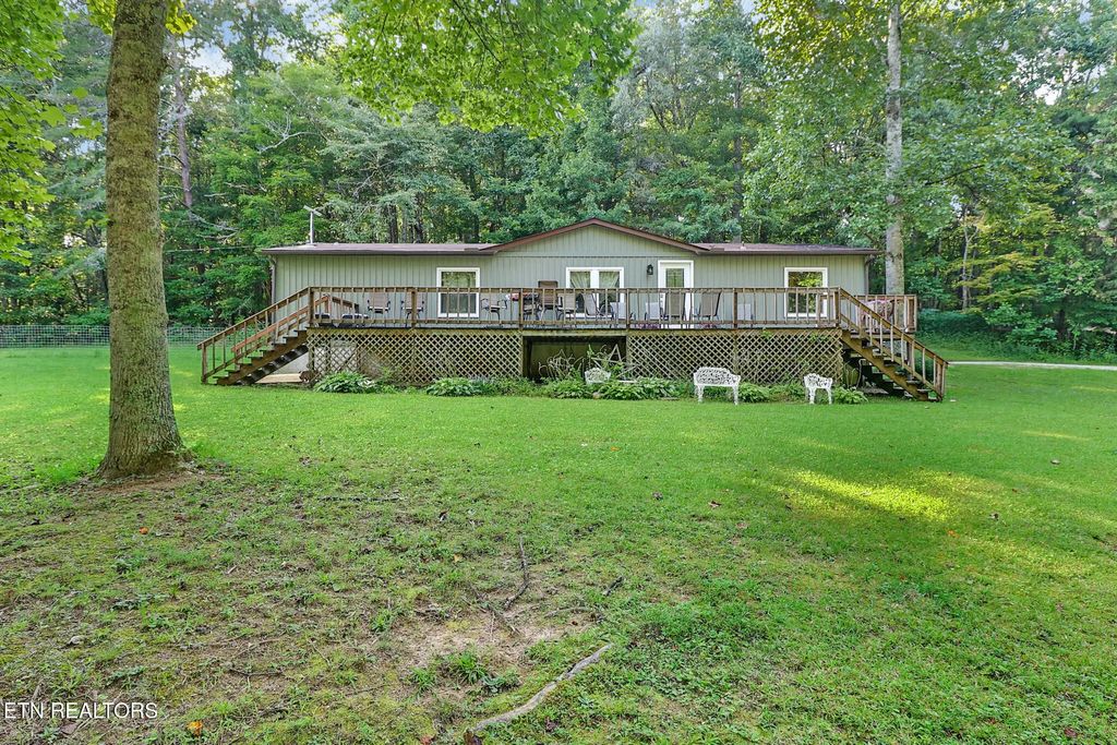 2272 Midway Rd, Crossville