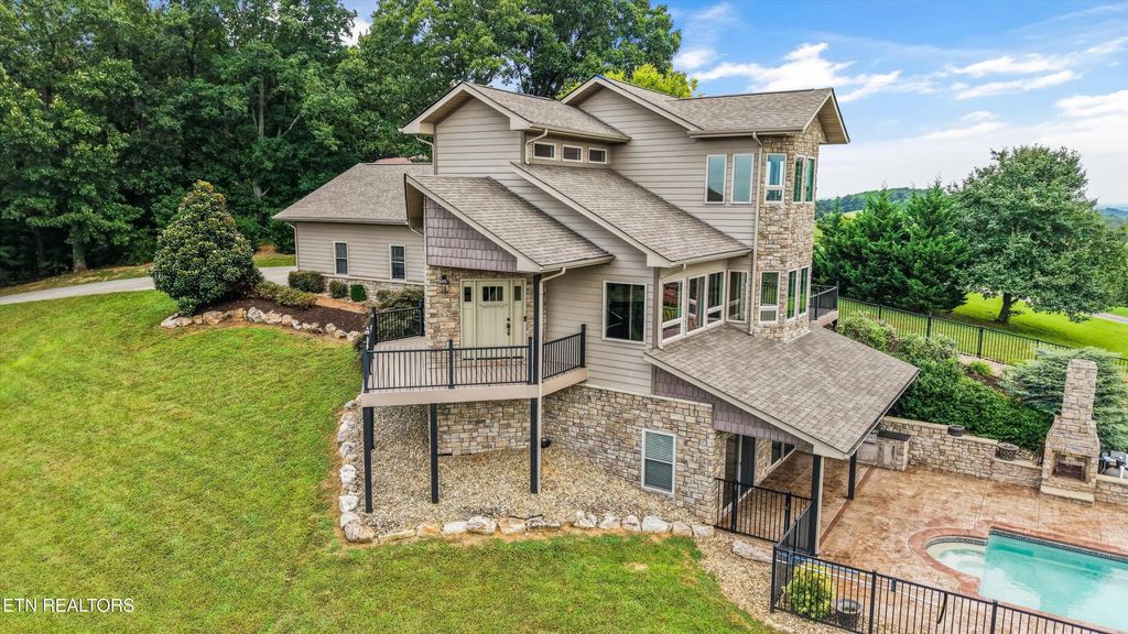 1041 Hilltop Lane, Kodak