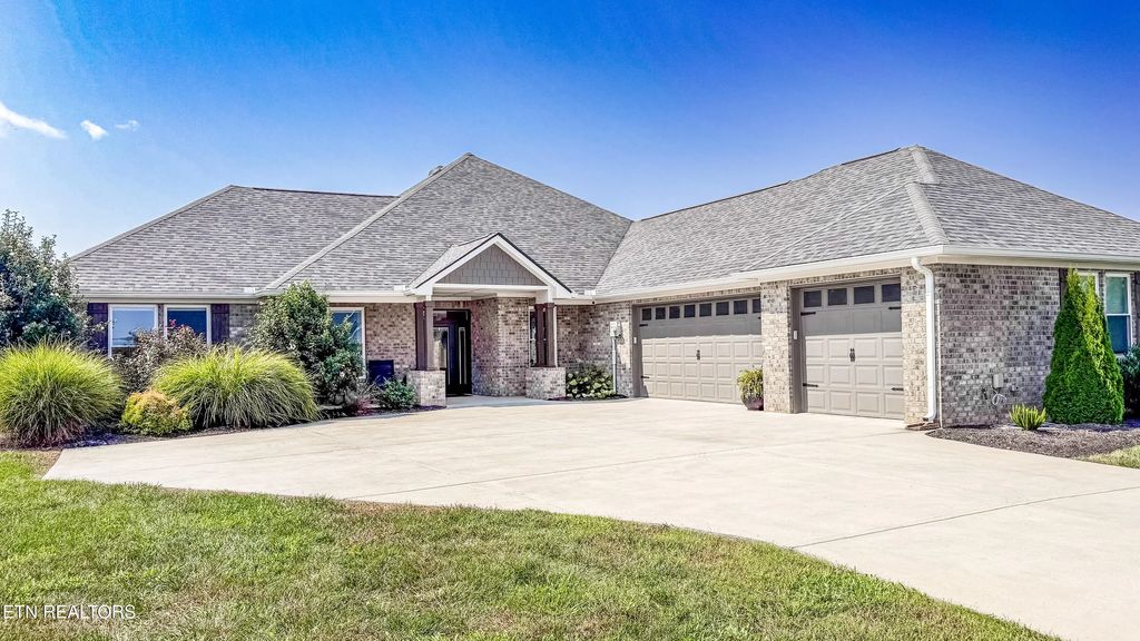 3623 Promontory Point, Louisville