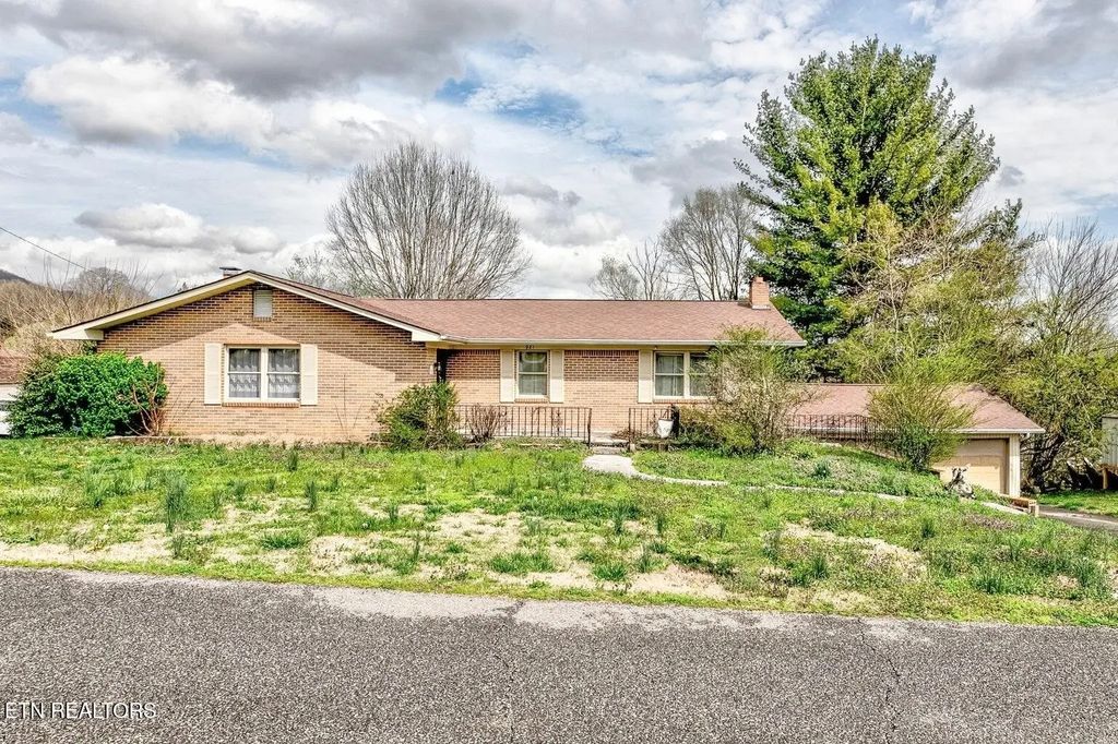 921 Hilltop Drive, Jacksboro