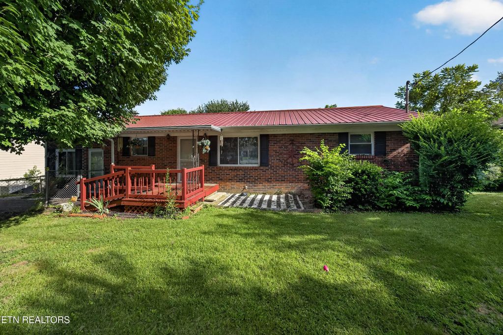 2709 Highway 11-e W, Strawberry Plains