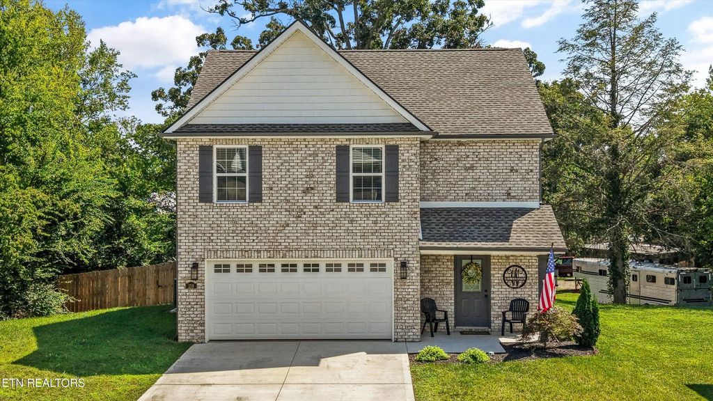158 Sand Hills Drive, Maryville