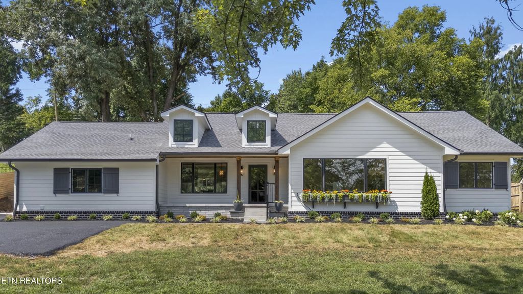 749 Cherokee Blvd, Knoxville